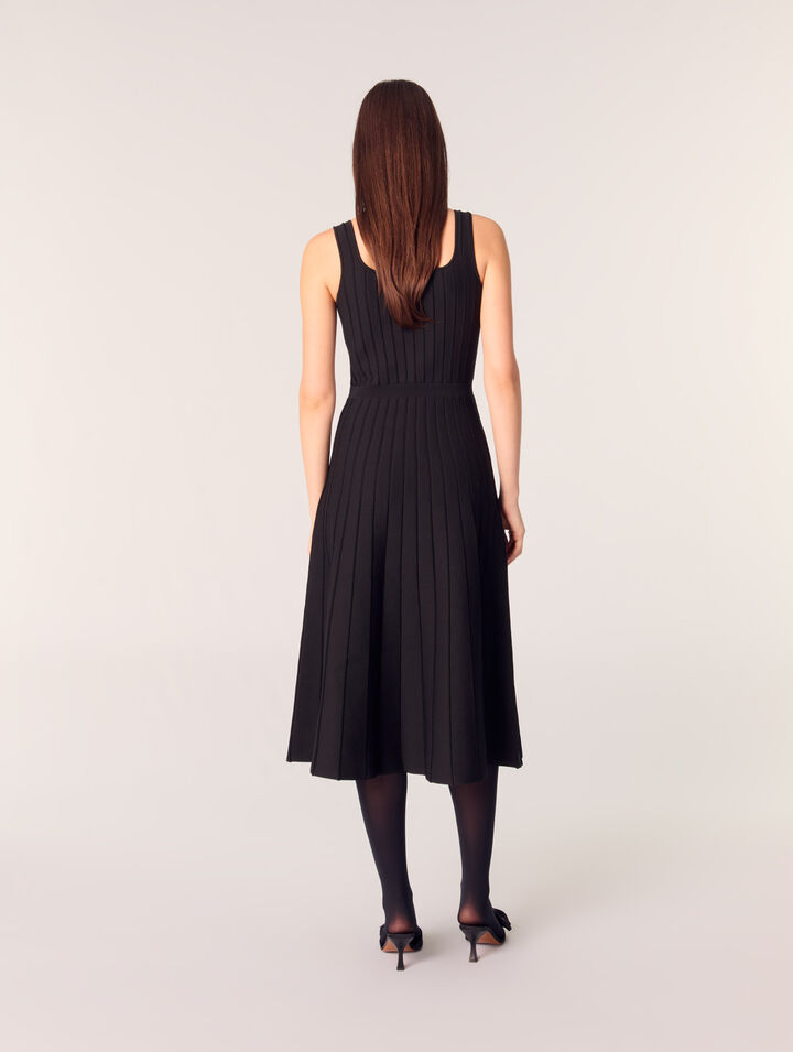 Midi-Kleid aus plissiertem Strick