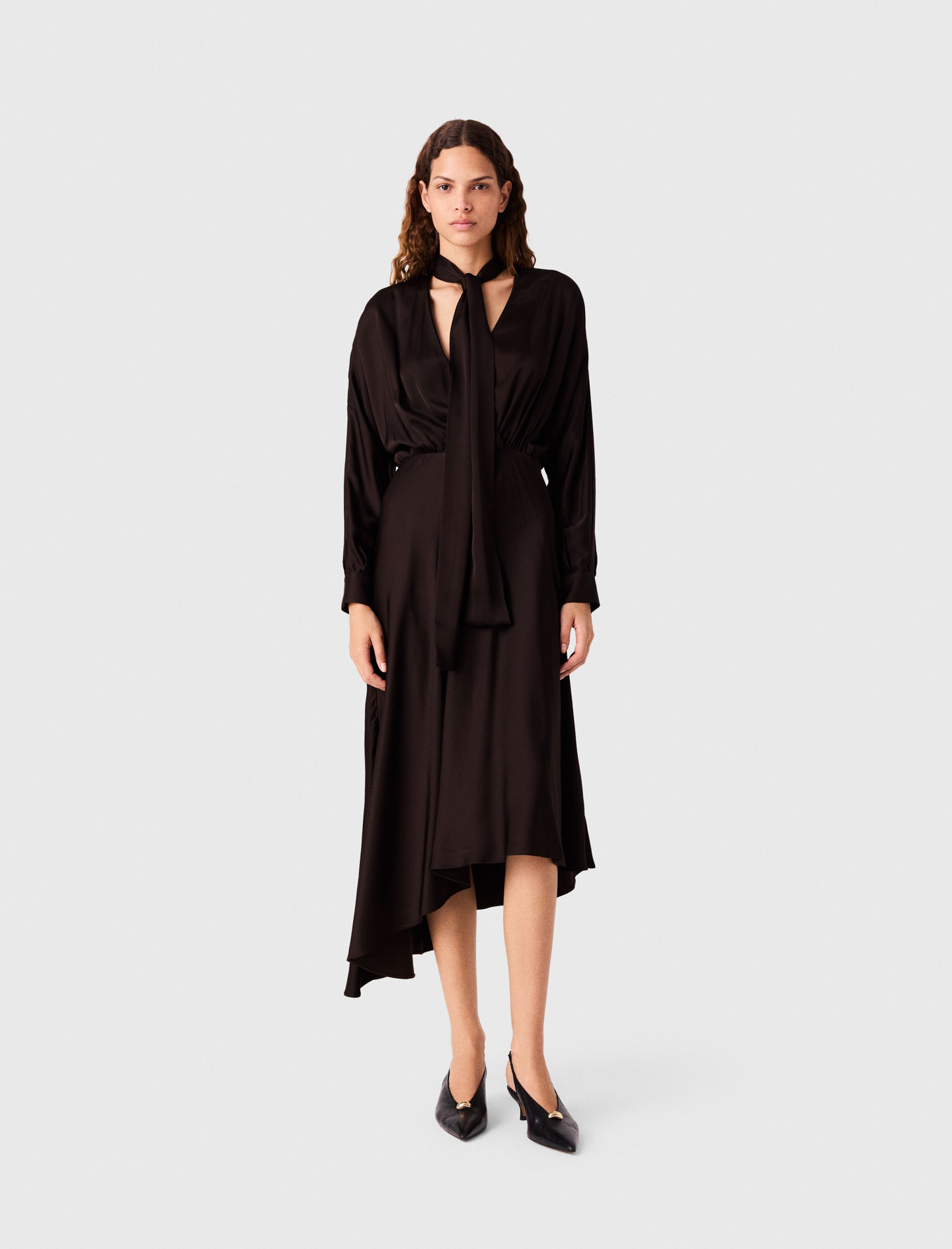 Asymmetrisches Midikleid Aus Satin - Dunkelbraun - Größe 40 - Maje